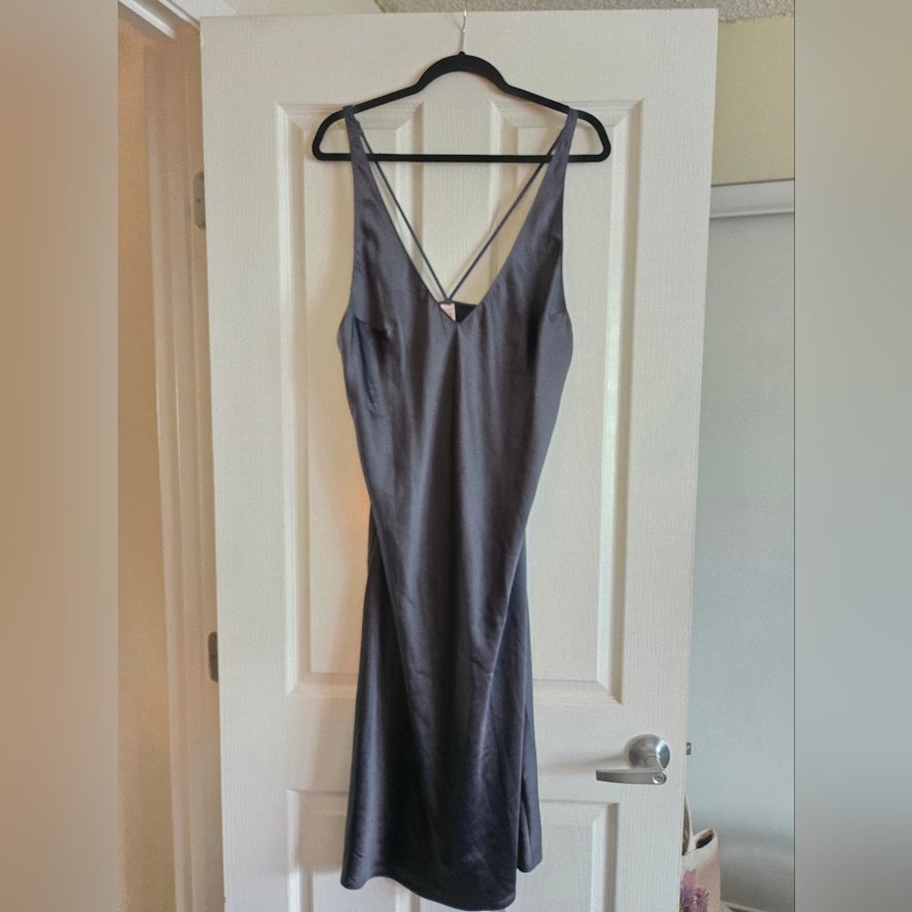 💙Victoria's Secret Satin Midi Slip